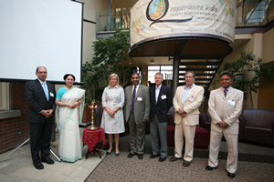 From left, Eric LeBlanc, MGM Program Director, Narinder Chauhan, India’s Deputy High Commissioner to Canada,Elspeth Murray, Associate Dean, MBA Programs, Mukesh Gupta, Tata Consultancy, Peter Sutherland, former CanadianHigh Commissioner to India, Kingston Mayor Harvey Rosen and Shai Dubey, Cornell-Queen’s EMBA Program Director