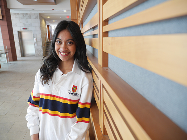Hana Chaudhury, Comm’18, is among six Queen’s students chosen to receive Tricolour Awards.